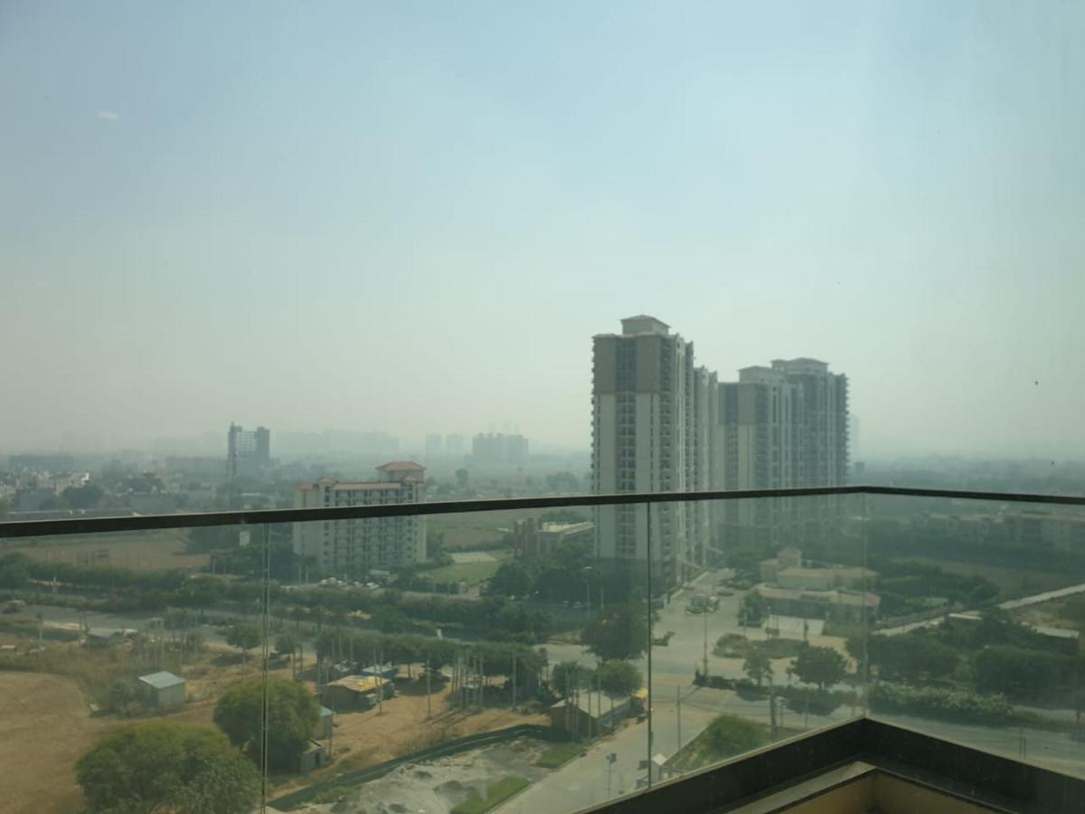 Holiday Inn Gurugram Sector 90 By Ihg Gurgáon Kültér fotó View of Greater Noida City