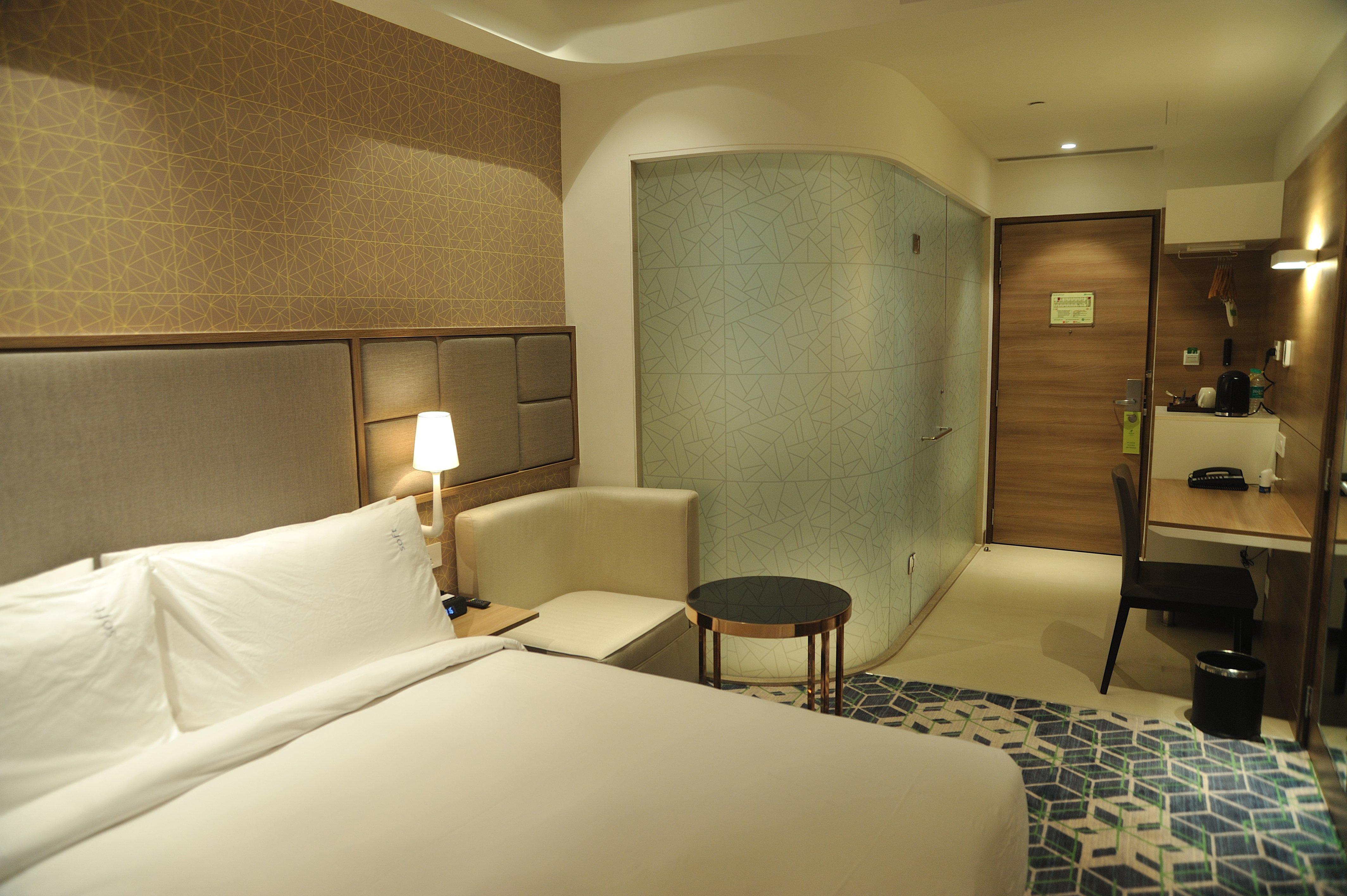 Holiday Inn Gurugram Sector 90 By Ihg Gurgáon Kültér fotó A room at the hotel