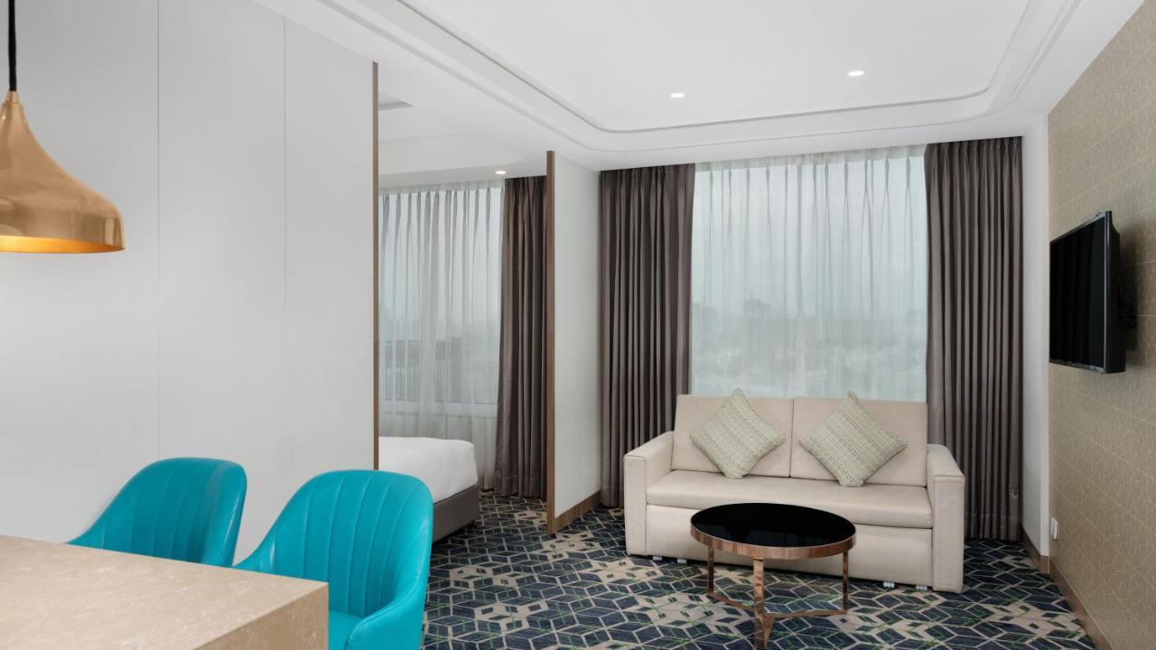 Holiday Inn Gurugram Sector 90 By Ihg Gurgáon Kültér fotó Suite