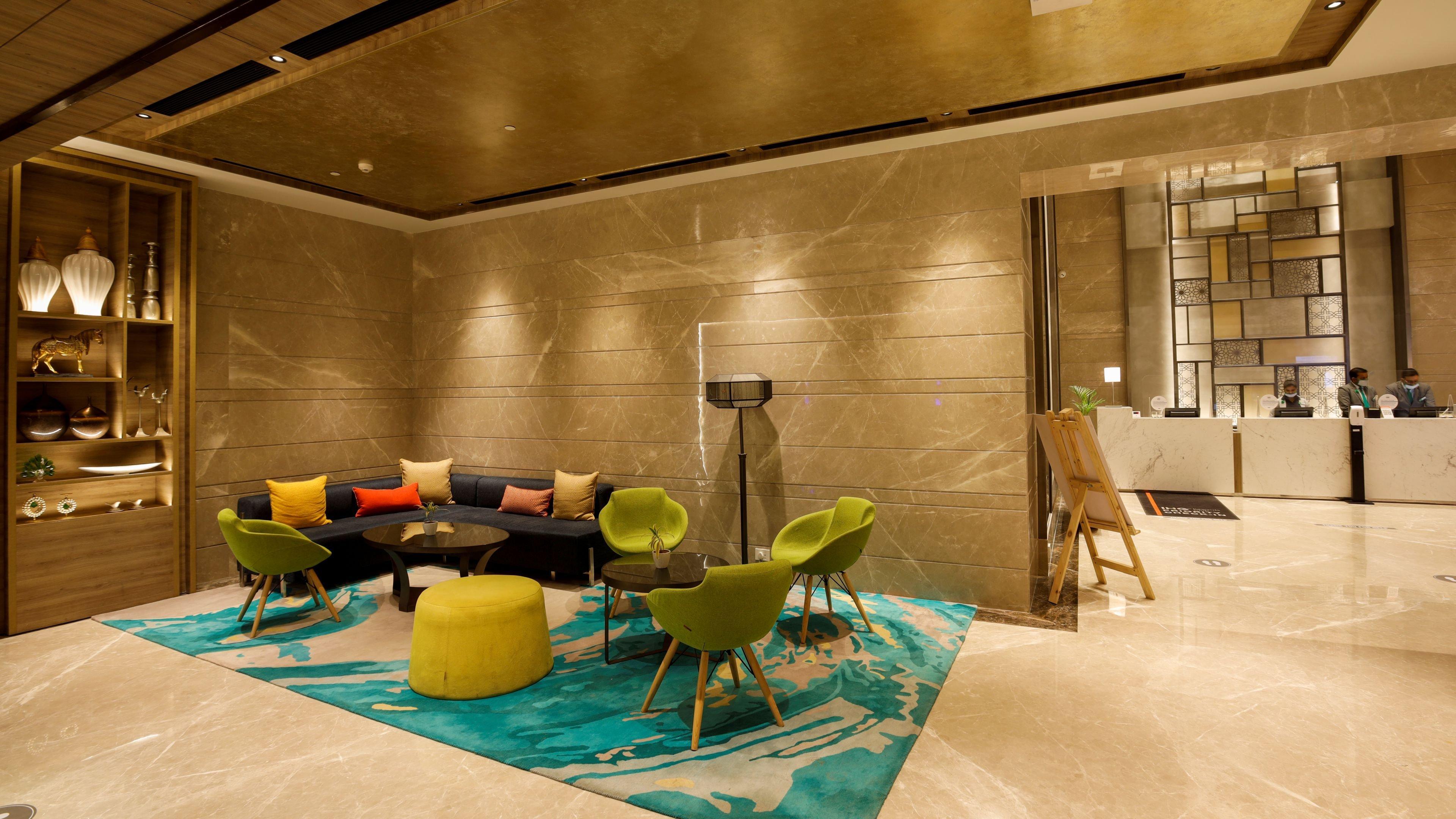 Holiday Inn Gurugram Sector 90 By Ihg Gurgáon Kültér fotó Lobby